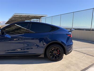 2022 Tesla Model Y Long Range - Photo 3 - Canoga Park, CA 91303