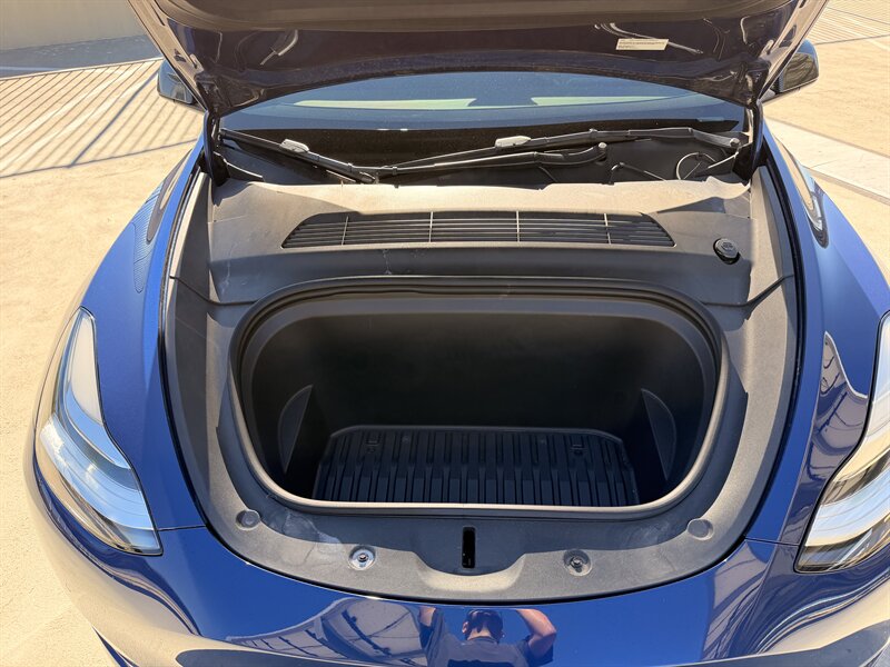 2022 Tesla Model Y Long Range - Photo 23 - Canoga Park, CA 91303
