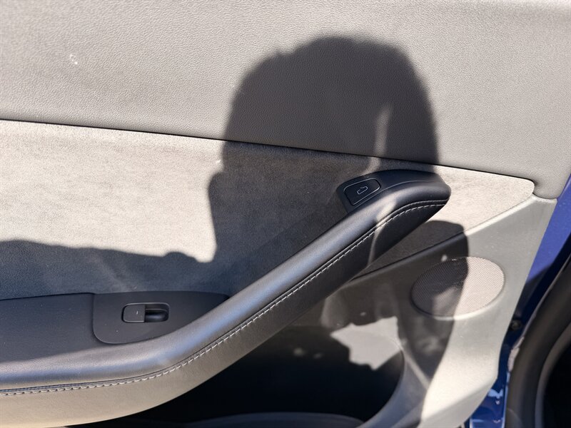 2022 Tesla Model Y Long Range - Photo 33 - Canoga Park, CA 91303