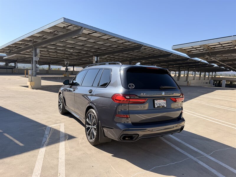2020 BMW X7 M50i - Photo 3 - Canoga Park, CA 91303