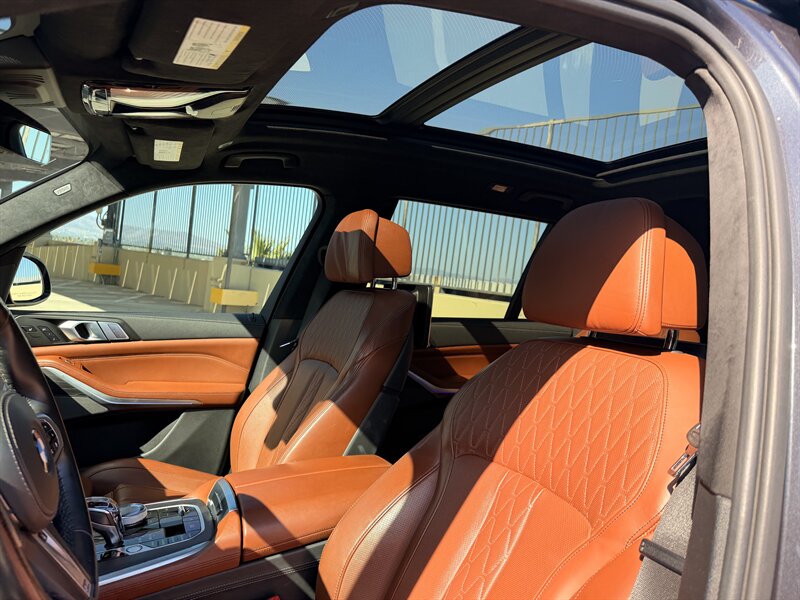 2020 BMW X7 M50i - Photo 32 - Canoga Park, CA 91303