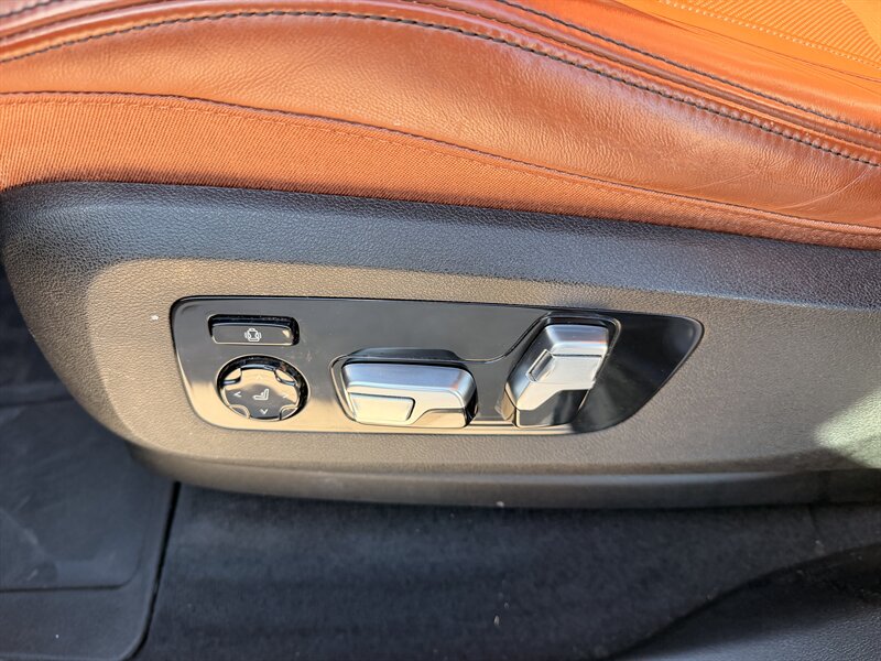 2020 BMW X7 M50i - Photo 30 - Canoga Park, CA 91303