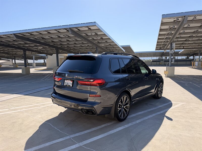 2020 BMW X7 M50i - Photo 4 - Canoga Park, CA 91303