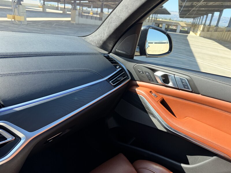 2020 BMW X7 M50i - Photo 35 - Canoga Park, CA 91303