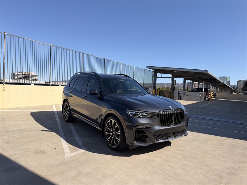 2020 BMW X7 M50i - Photo 6 - Canoga Park, CA 91303