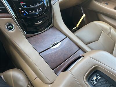 2017 Cadillac Escalade Platinum   - Photo 34 - Canoga Park, CA 91303