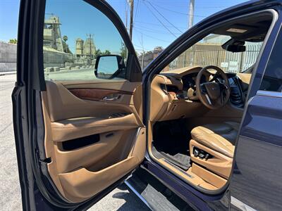 2017 Cadillac Escalade Platinum   - Photo 12 - Canoga Park, CA 91303