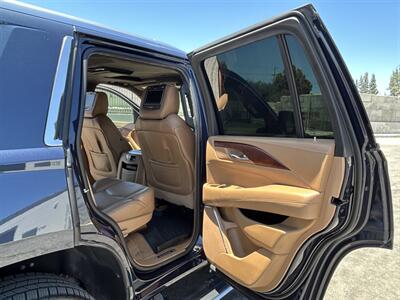 2017 Cadillac Escalade Platinum   - Photo 16 - Canoga Park, CA 91303