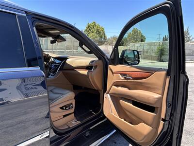 2017 Cadillac Escalade Platinum   - Photo 18 - Canoga Park, CA 91303