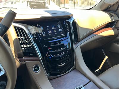 2017 Cadillac Escalade Platinum   - Photo 33 - Canoga Park, CA 91303
