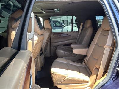 2017 Cadillac Escalade Platinum   - Photo 15 - Canoga Park, CA 91303