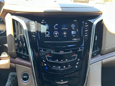 2017 Cadillac Escalade Platinum   - Photo 37 - Canoga Park, CA 91303
