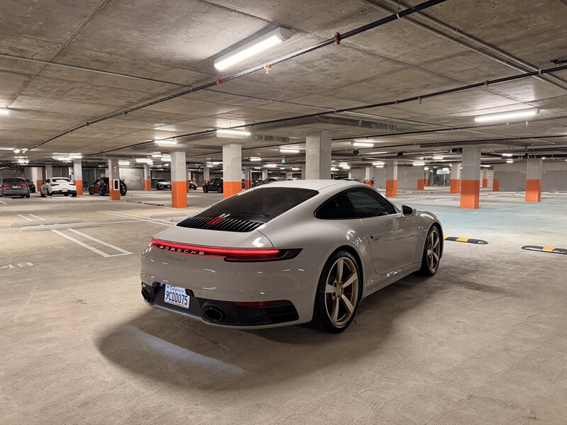 2020 Porsche 911 Carrera S - Photo 4 - Canoga Park, CA 91303