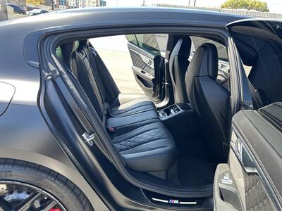 2023 BMW M8 Competition   - Photo 17 - Canoga Park, CA 91303