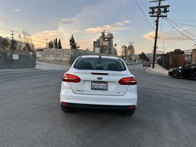 2018 Ford Focus SE   - Photo 8 - Canoga Park, CA 91303