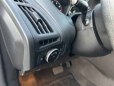 2018 Ford Focus SE   - Photo 22 - Canoga Park, CA 91303