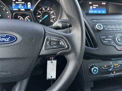 2018 Ford Focus SE   - Photo 29 - Canoga Park, CA 91303