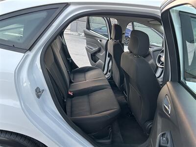 2018 Ford Focus SE   - Photo 17 - Canoga Park, CA 91303