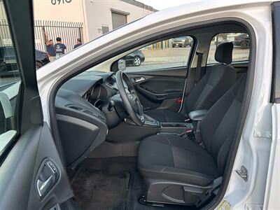 2018 Ford Focus SE   - Photo 13 - Canoga Park, CA 91303