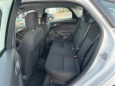 2018 Ford Focus SE   - Photo 15 - Canoga Park, CA 91303