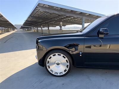 2023 Rolls-Royce Cullinan   - Photo 2 - Canoga Park, CA 91303