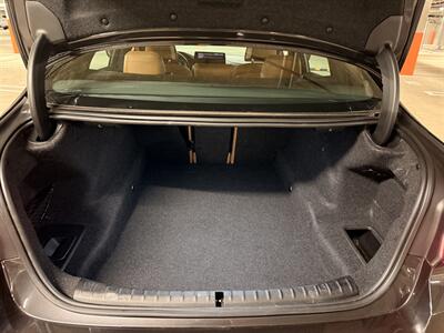 2022 BMW 5 Series M550i xDrive   - Photo 12 - Canoga Park, CA 91303