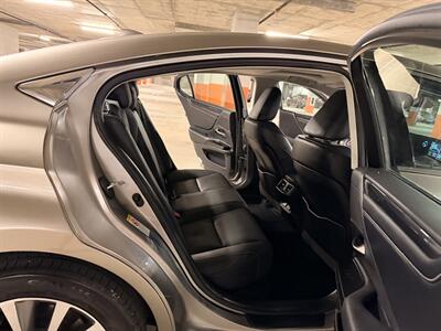 2019 Lexus ES 350   - Photo 17 - Canoga Park, CA 91303