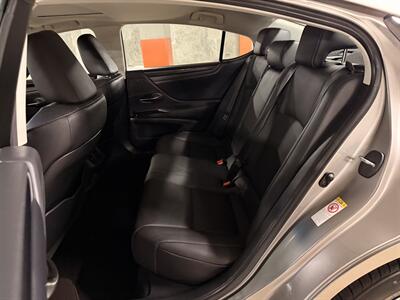 2019 Lexus ES 350   - Photo 15 - Canoga Park, CA 91303