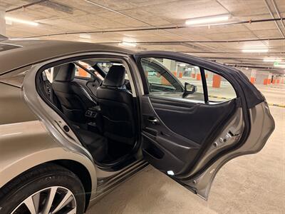 2019 Lexus ES 350   - Photo 16 - Canoga Park, CA 91303