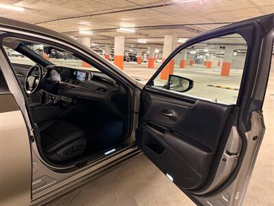 2019 Lexus ES 350   - Photo 18 - Canoga Park, CA 91303