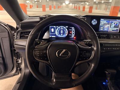 2019 Lexus ES 350   - Photo 29 - Canoga Park, CA 91303
