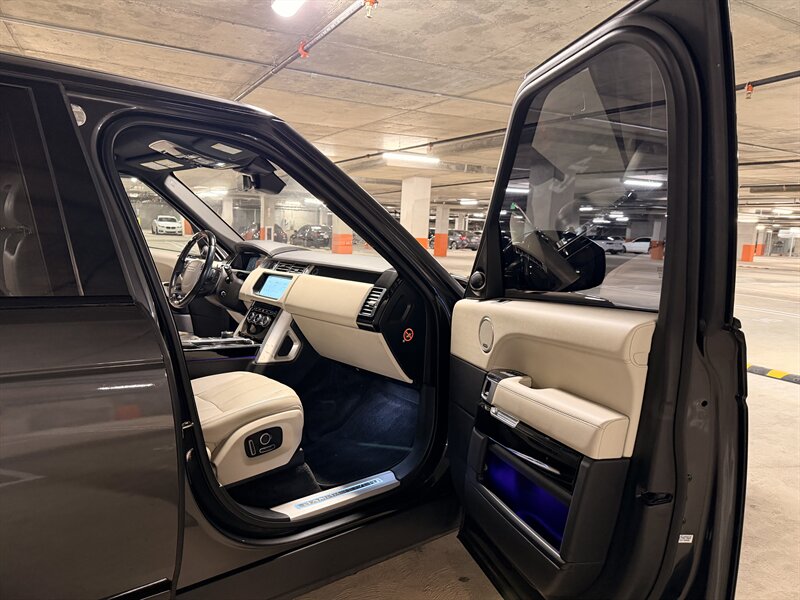 2017 Land Rover Range Rover Supercharged LWB - Photo 18 - Canoga Park, CA 91303