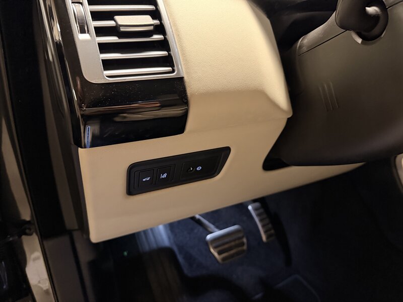 2017 Land Rover Range Rover Supercharged LWB - Photo 27 - Canoga Park, CA 91303