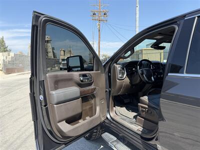 2020 GMC Sierra 2500HD Denali   - Photo 17 - Canoga Park, CA 91303