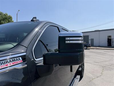 2020 GMC Sierra 2500HD Denali   - Photo 15 - Canoga Park, CA 91303