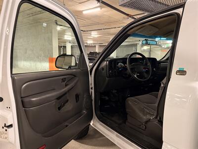 2003 Chevrolet Silverado 2500HD Work Truck   - Photo 15 - Canoga Park, CA 91303