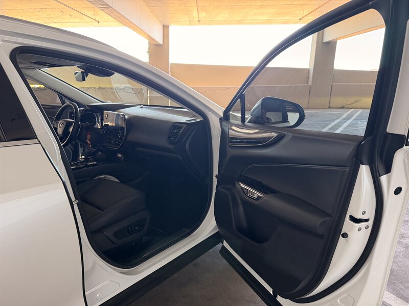 2024 Lexus NX 350 - Photo 21 - Canoga Park, CA 91303