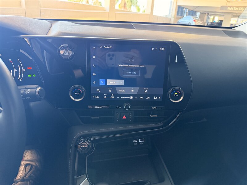 2024 Lexus NX 350 - Photo 33 - Canoga Park, CA 91303
