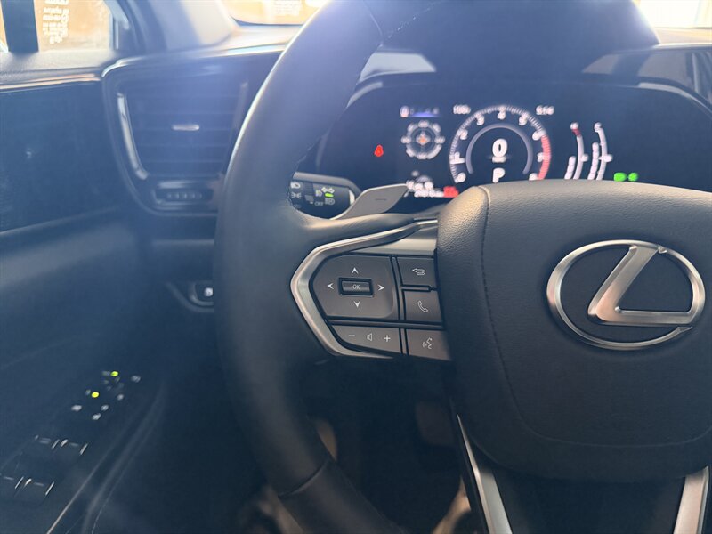 2024 Lexus NX 350 - Photo 38 - Canoga Park, CA 91303