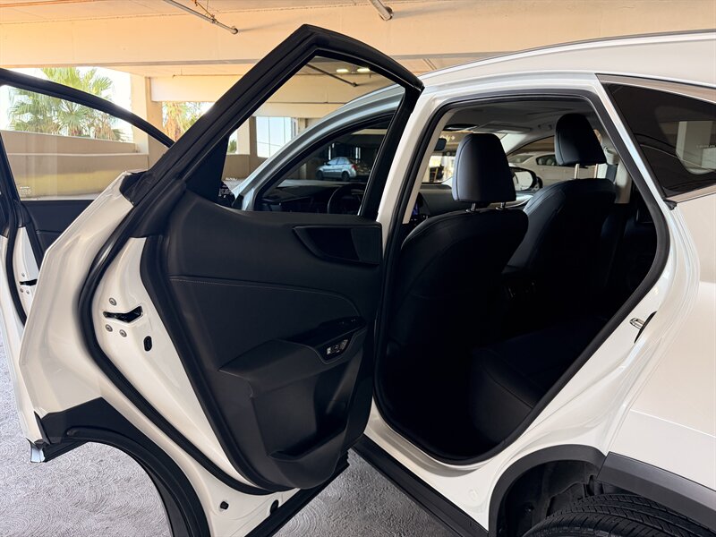 2024 Lexus NX 350 - Photo 17 - Canoga Park, CA 91303