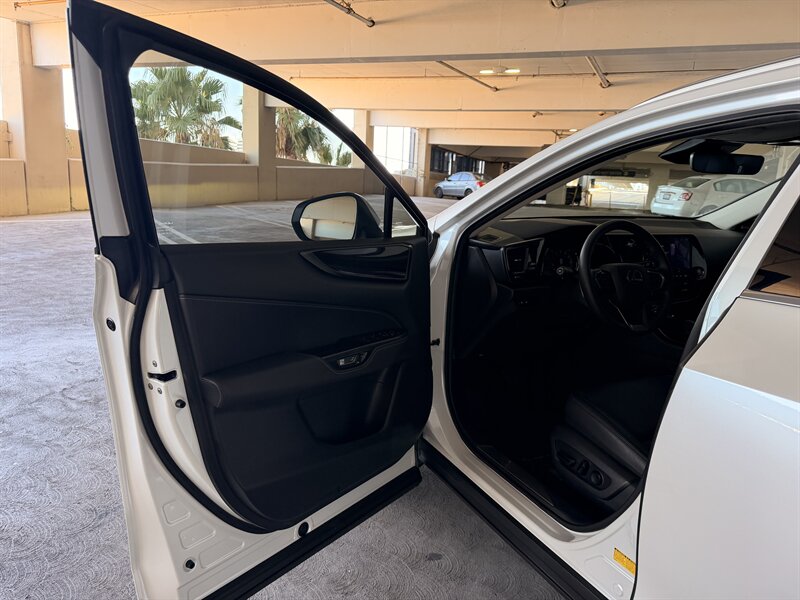 2024 Lexus NX 350 - Photo 15 - Canoga Park, CA 91303