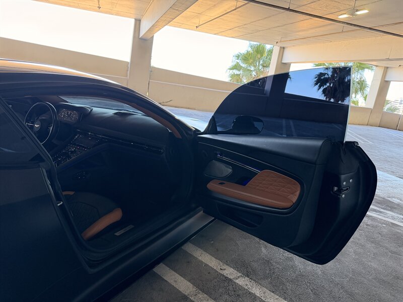 2024 Aston Martin DB12 V8 - Photo 17 - Canoga Park, CA 91303