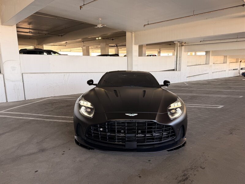 2024 Aston Martin DB12 V8 - Photo 7 - Canoga Park, CA 91303