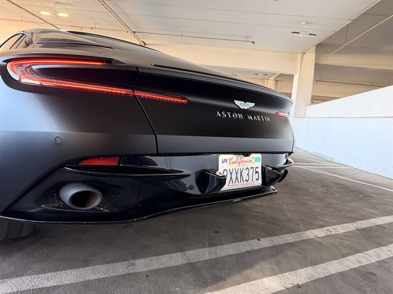 2024 Aston Martin DB12 V8 - Photo 10 - Canoga Park, CA 91303