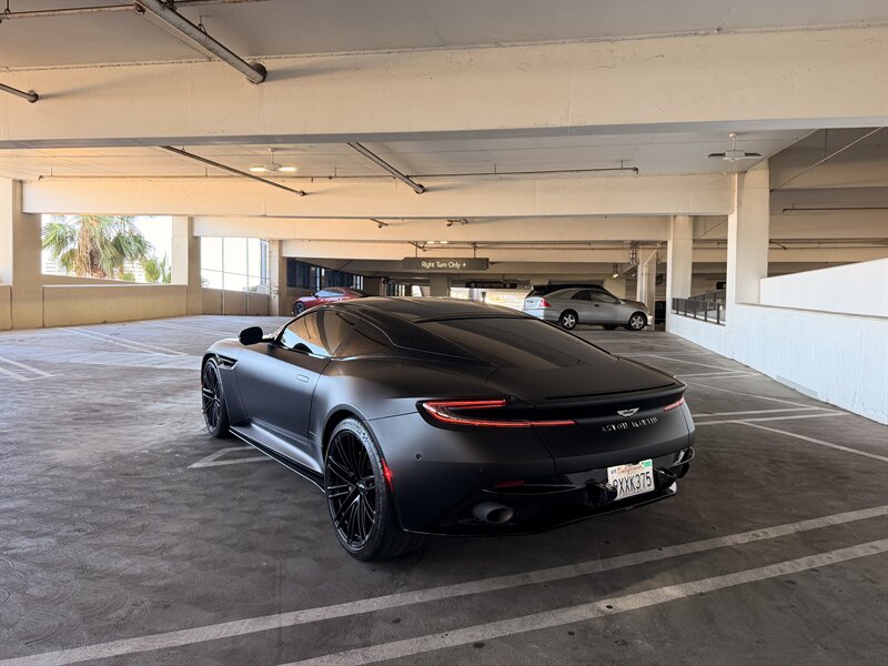 2024 Aston Martin DB12 V8 - Photo 3 - Canoga Park, CA 91303