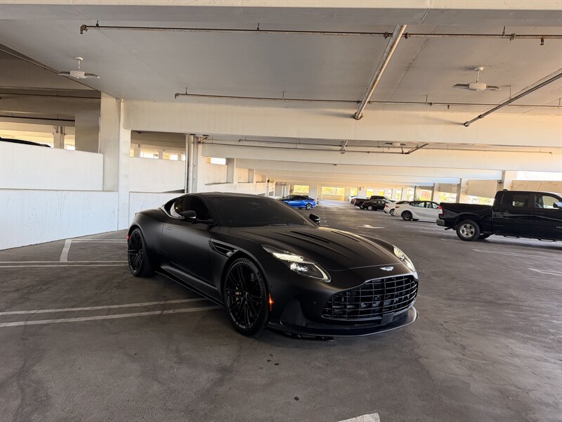 2024 Aston Martin DB12 V8 - Photo 6 - Canoga Park, CA 91303