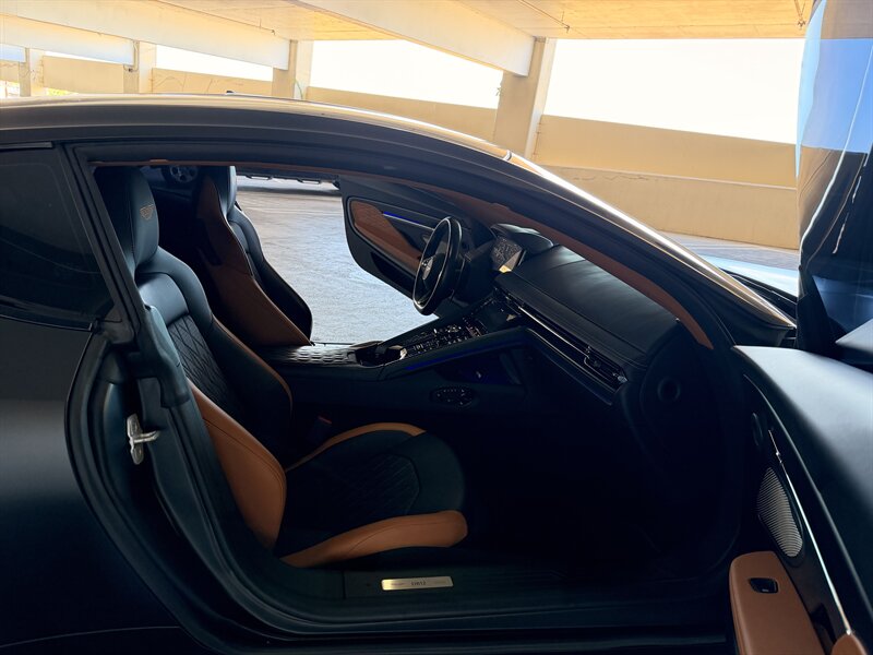2024 Aston Martin DB12 V8 - Photo 18 - Canoga Park, CA 91303