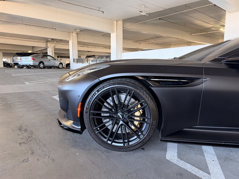 2024 Aston Martin DB12 V8 - Photo 13 - Canoga Park, CA 91303