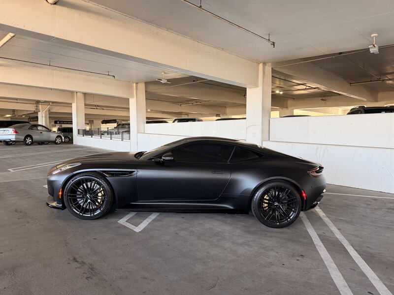 2024 Aston Martin DB12 V8 - Photo 2 - Canoga Park, CA 91303