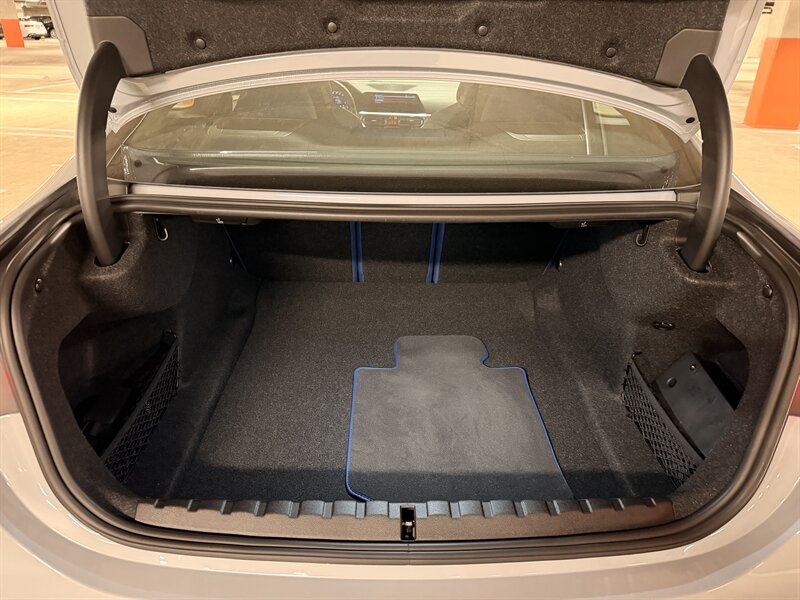 2021 BMW M4 - Photo 10 - Canoga Park, CA 91303